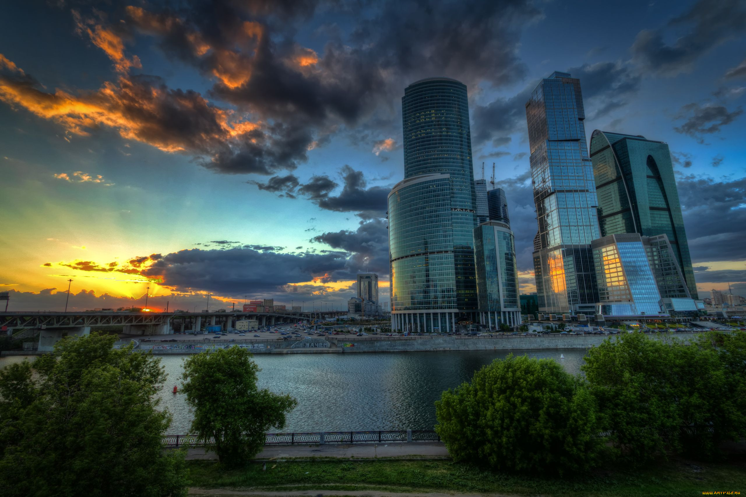 Москва размышления. Москоу - Сити, небоскребы, река.. Москва Сити 8к. Пейзажи Москоу Сити.